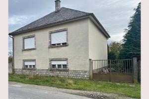 Két szintes, jó szerkezetű családi ház eladó Szombathely, Gyöngyösszőlős városrészen